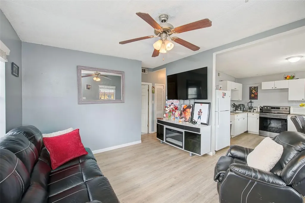 2318 W Powhatan Avenue Tampa FL 33603