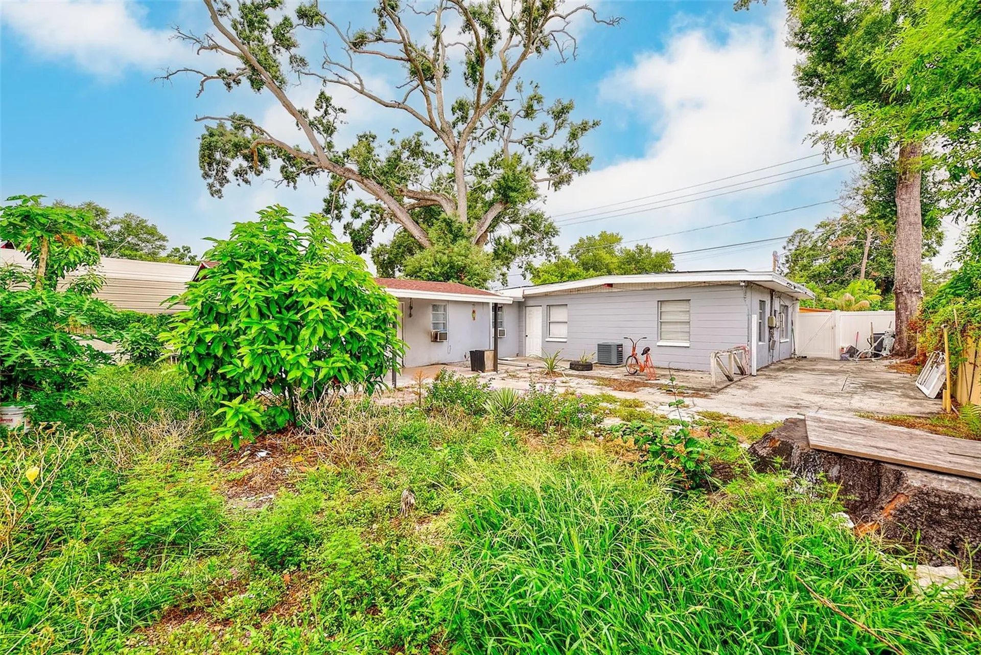 2318 W Powhatan Avenue Tampa FL 33603