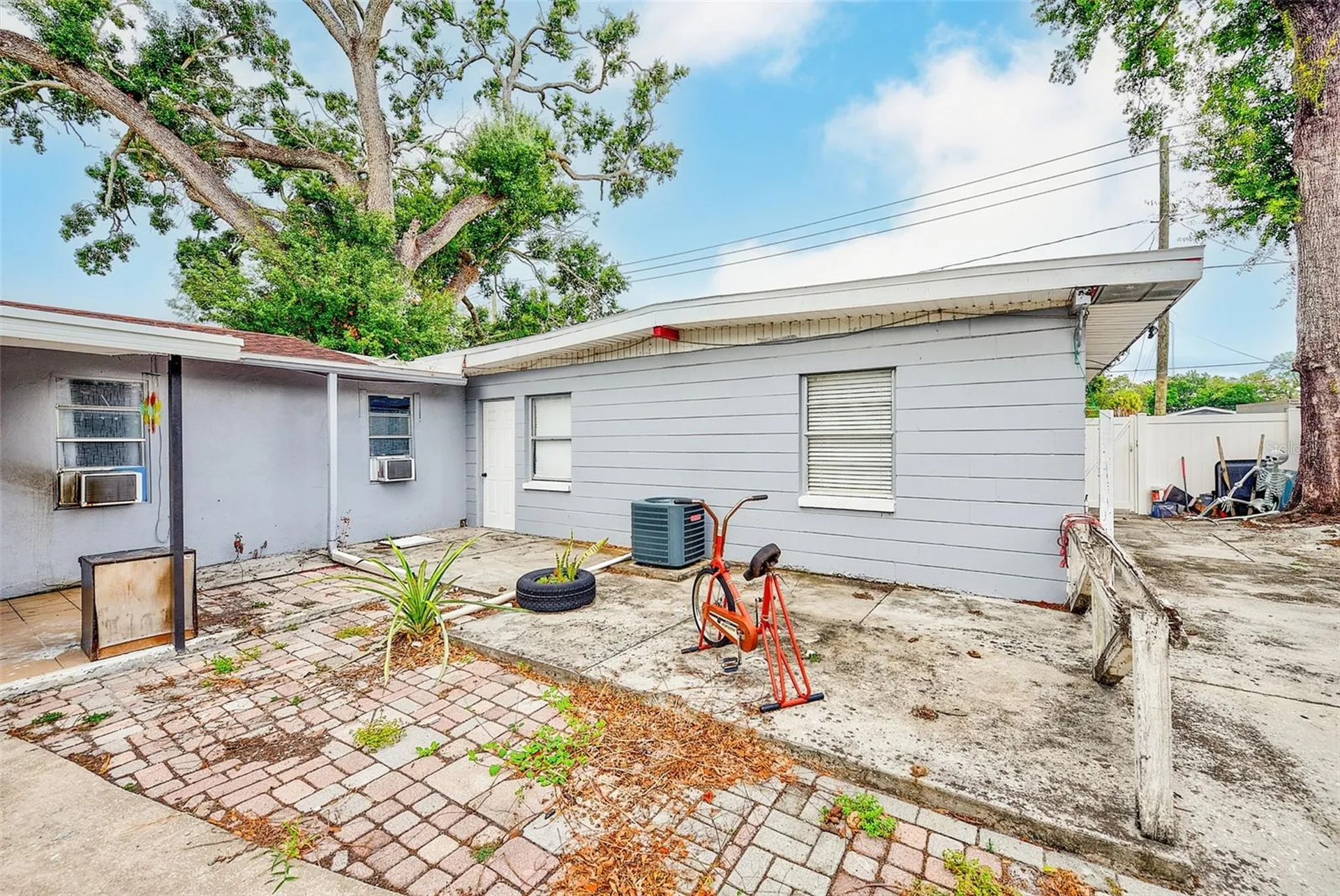 2318 W Powhatan Avenue Tampa FL 33603