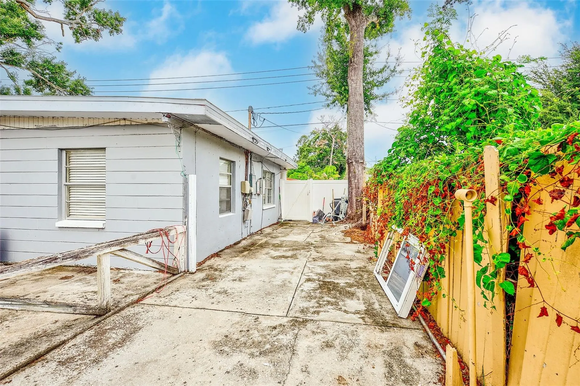 2318 W Powhatan Avenue Tampa FL 33603