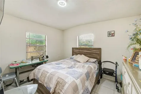 2318 W Powhatan Avenue Tampa FL 33603