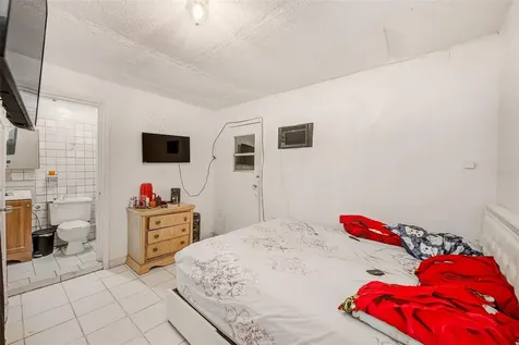 2318 W Powhatan Avenue Tampa FL 33603