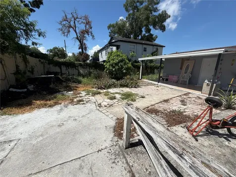 2318 W Powhatan Avenue Tampa FL 33603
