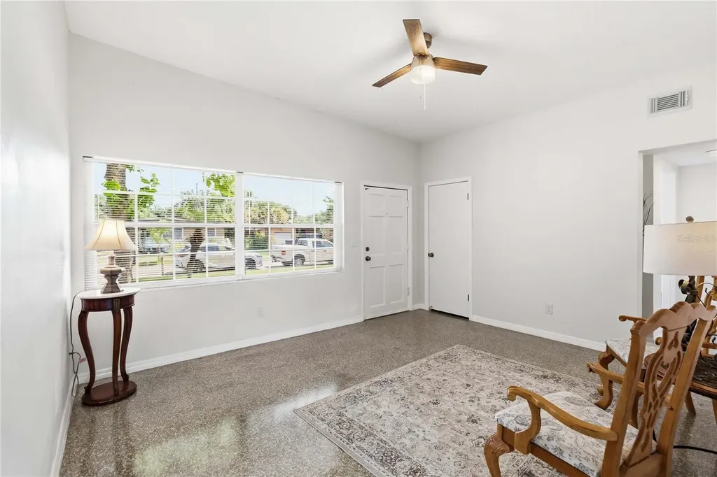 6018 W Livingston Street Orlando FL 32835