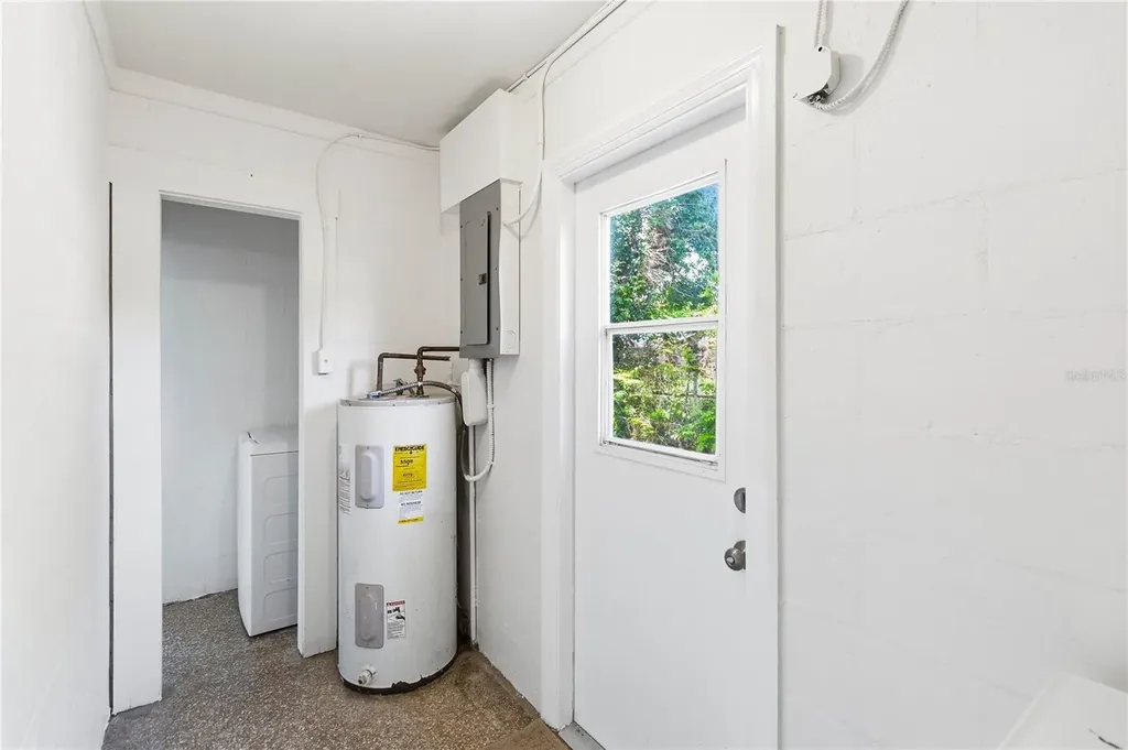 6018 W Livingston Street Orlando FL 32835