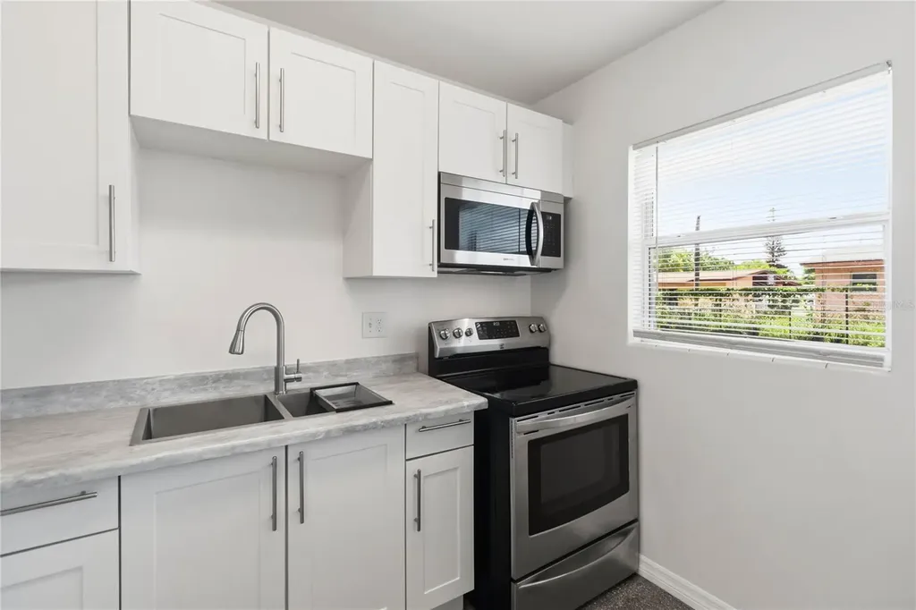 6018 W Livingston Street Orlando FL 32835