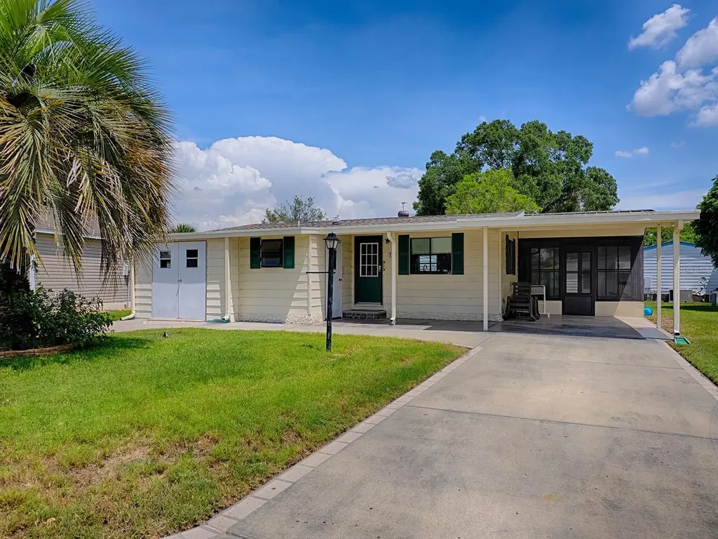 721 Sharon Drive Lady Lake FL 32159