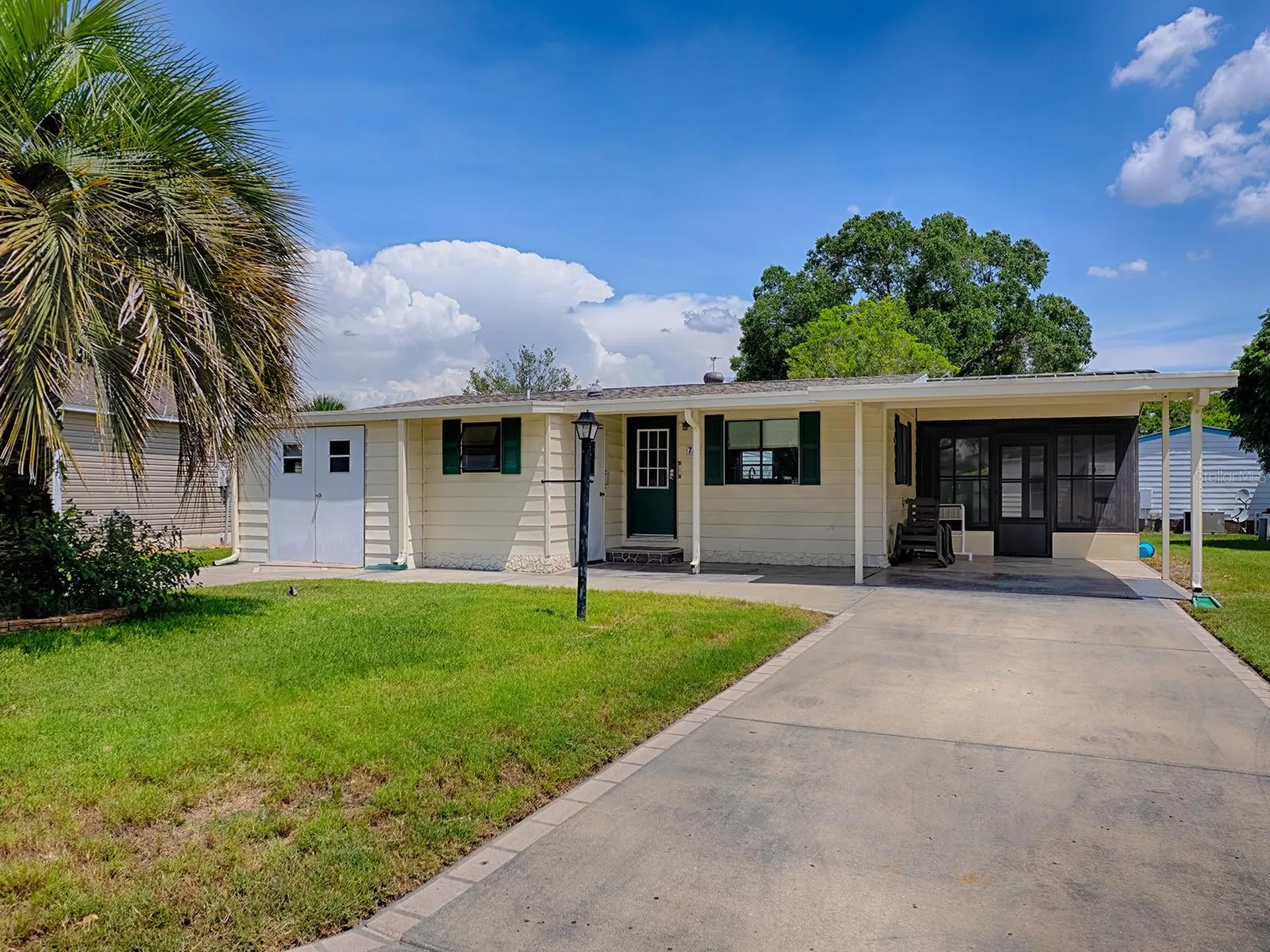 721 Sharon Drive Lady Lake FL 32159