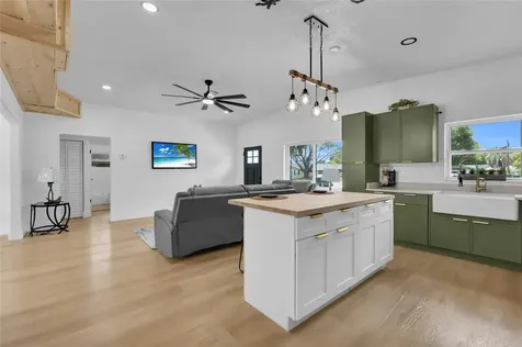 5325 Satel Drive Orlando FL 32810
