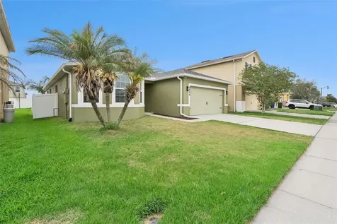 2020 Nations Way St Cloud FL 34769