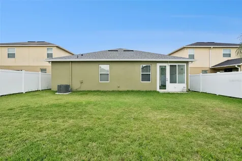 2020 Nations Way St Cloud FL 34769