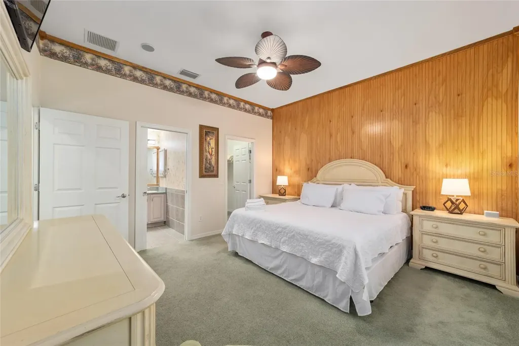 1074 Avenida Sonoma Lady Lake FL 32159