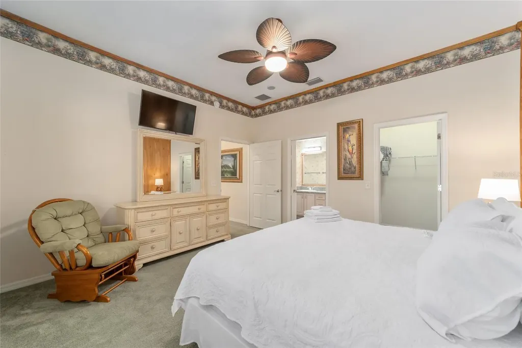1074 Avenida Sonoma Lady Lake FL 32159