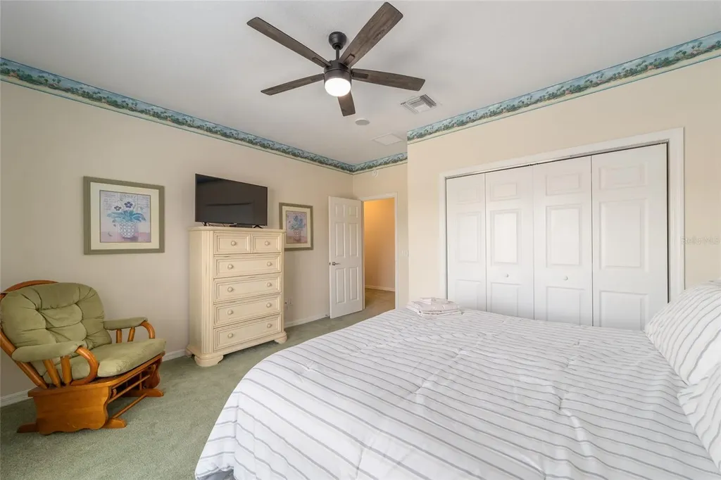 1074 Avenida Sonoma Lady Lake FL 32159