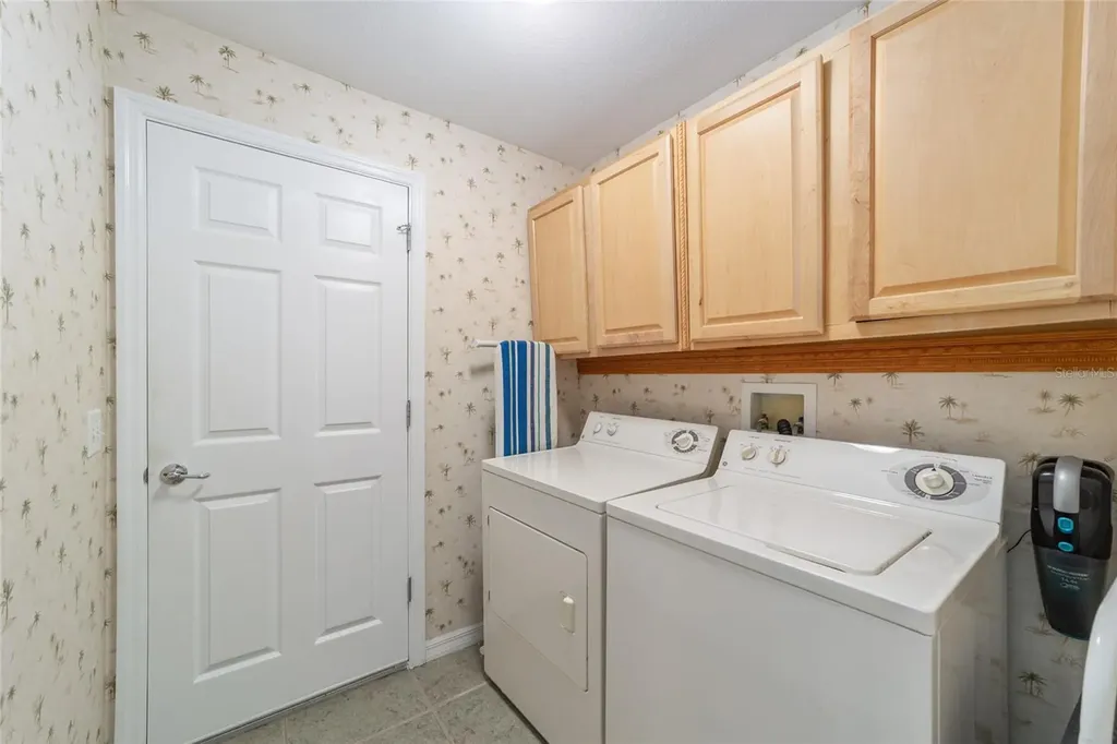 1074 Avenida Sonoma Lady Lake FL 32159