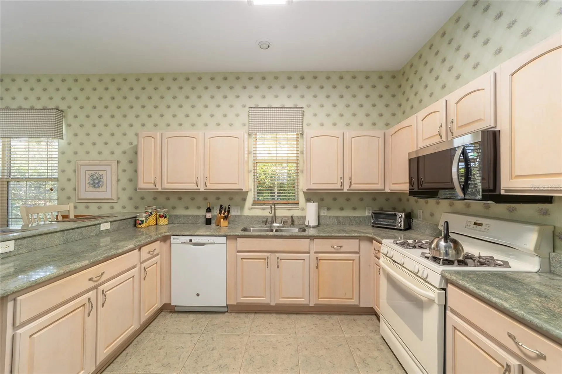 1074 Avenida Sonoma Lady Lake FL 32159
