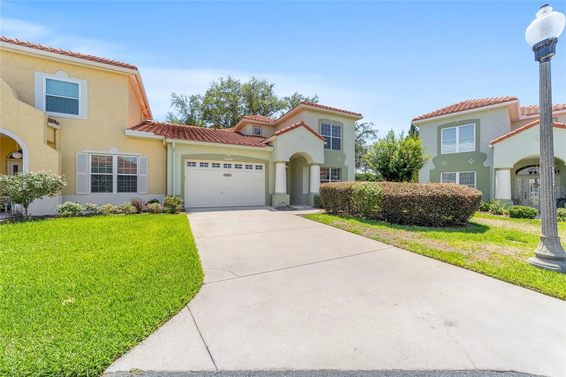 1074 Avenida Sonoma Lady Lake FL 32159