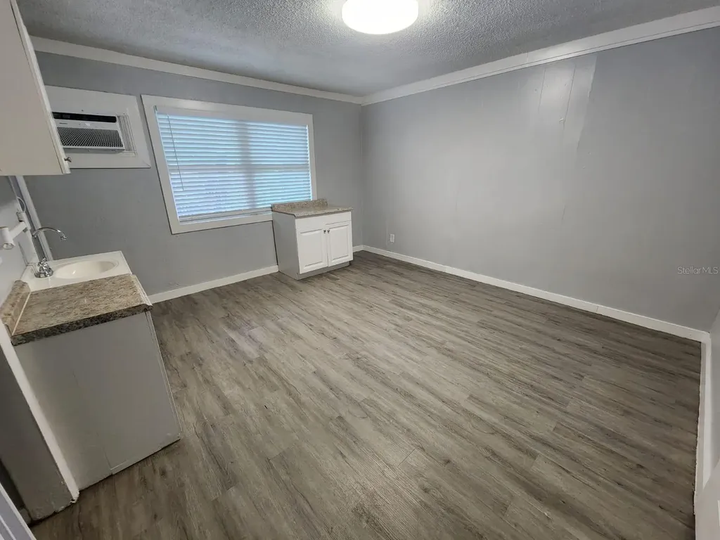407 S Jupiter Avenue Clearwater FL 33755