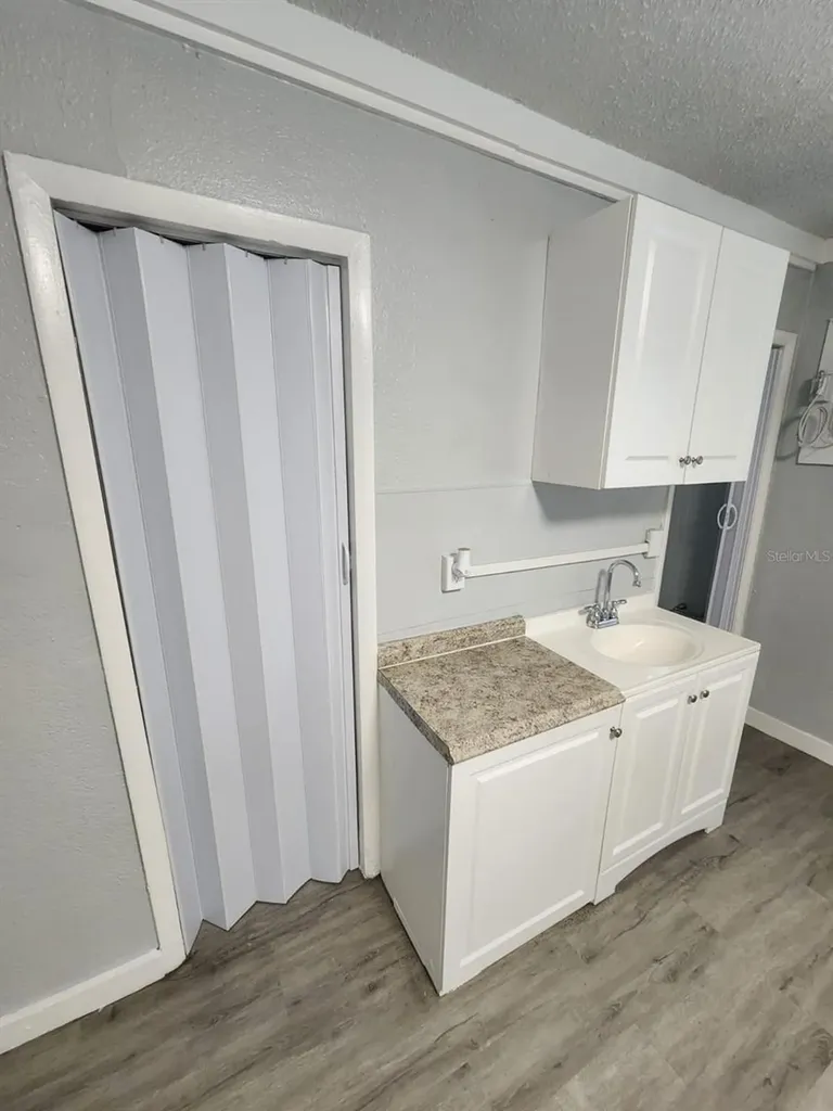 407 S Jupiter Avenue Clearwater FL 33755