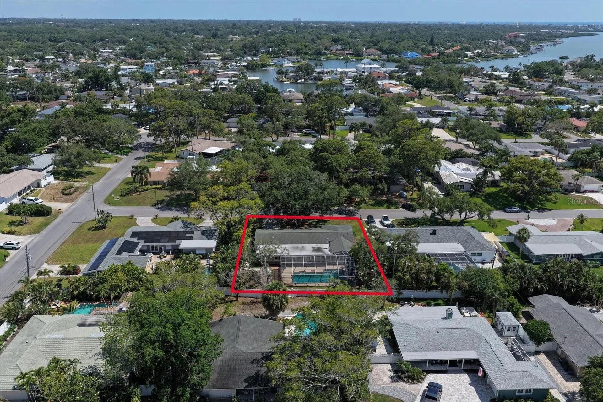 802 Alamanda Drive Largo FL 33770