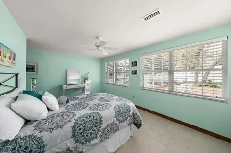 802 Alamanda Drive Largo FL 33770