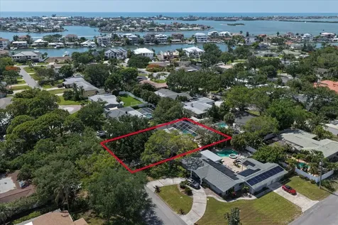 802 Alamanda Drive Largo FL 33770