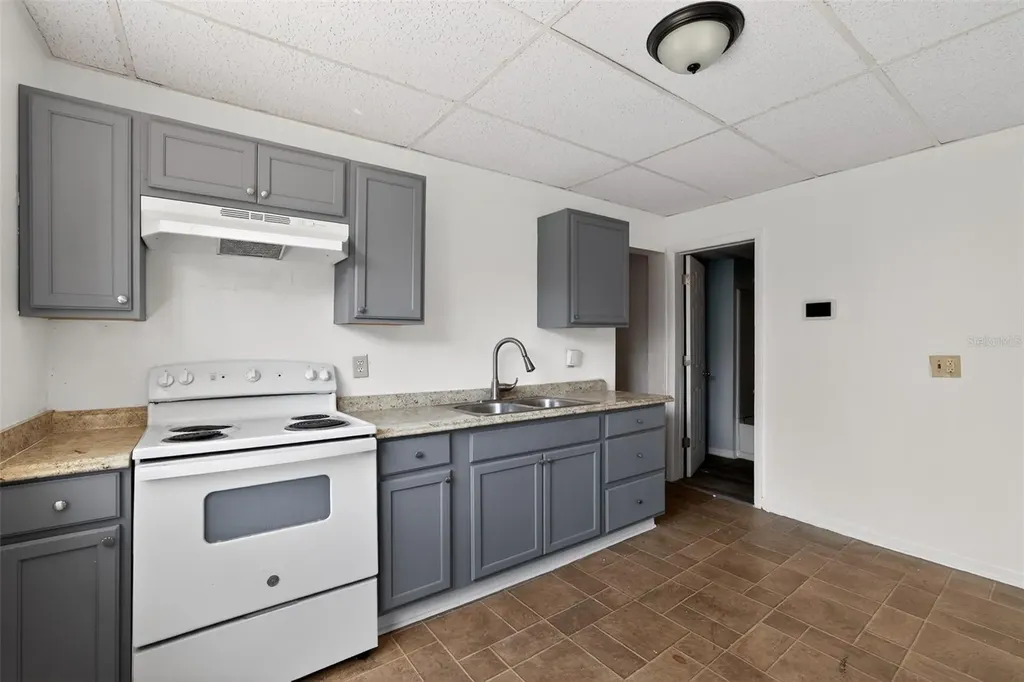 1903 W Saint Joseph Street Tampa FL 33607