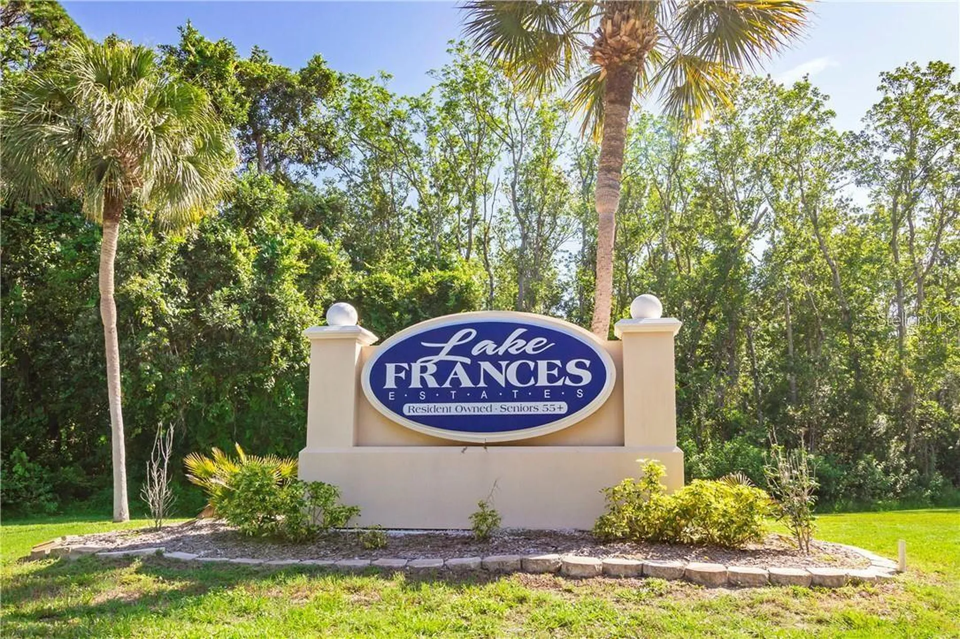 1223 Nassau Circle Tavares FL 32778