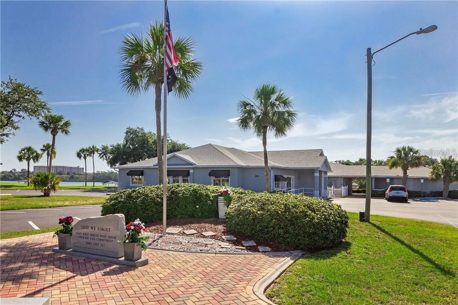 1223 Nassau Circle Tavares FL 32778