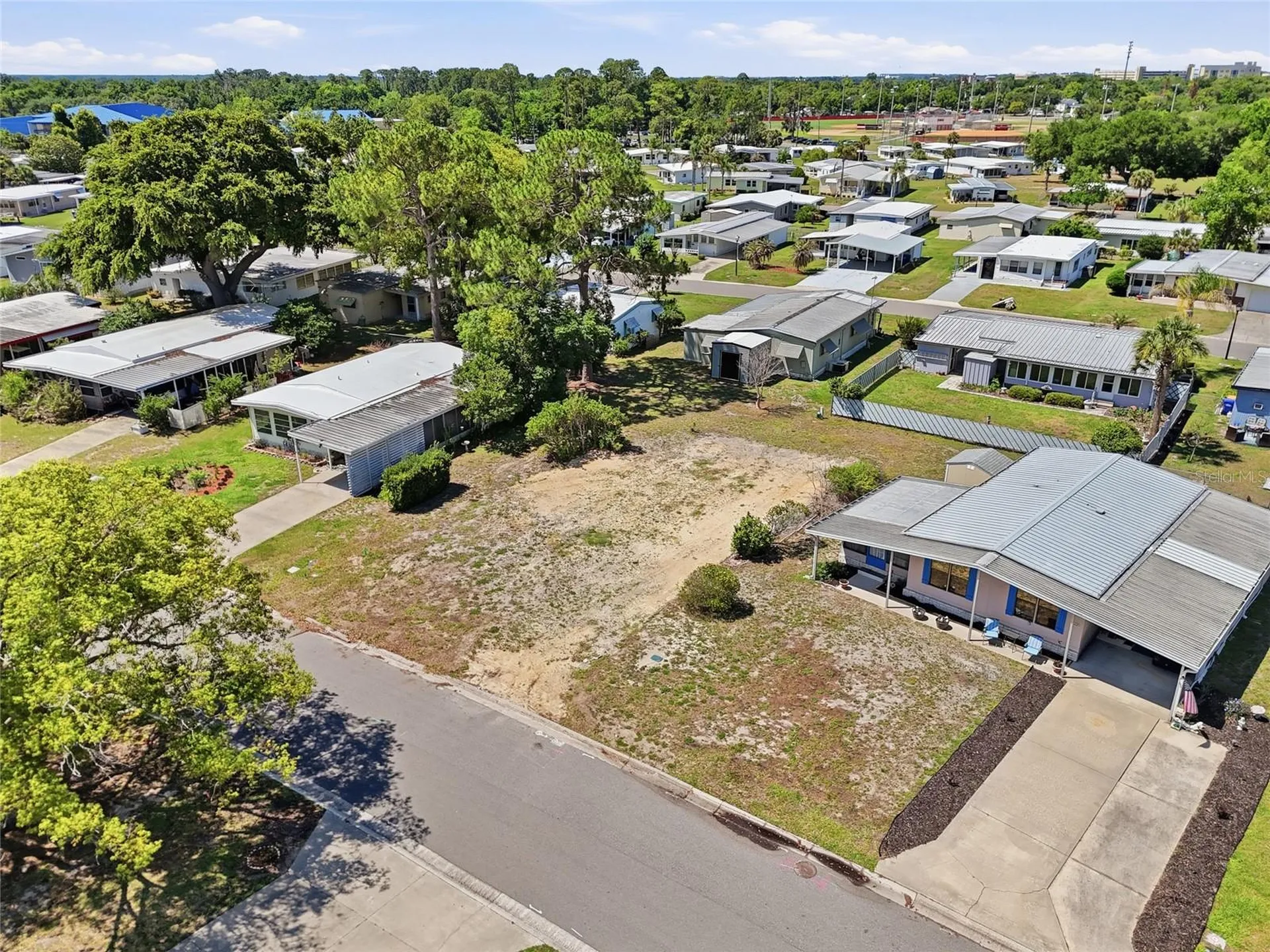 1223 Nassau Circle Tavares FL 32778