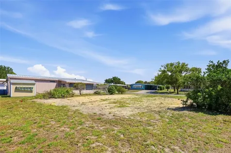 1223 Nassau Circle Tavares FL 32778