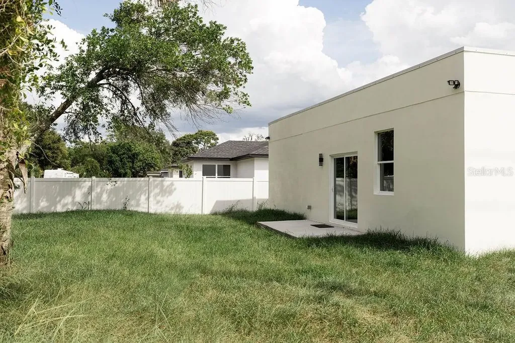 67 W 10th Street Apopka FL 32703