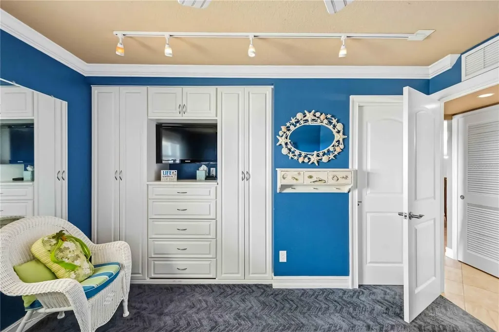 6140 Midnight Pass Road Sarasota FL 34242