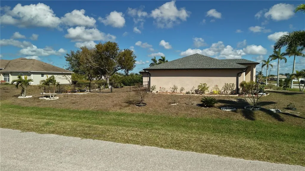 2502 NW 1st Street Cape Coral FL 33993