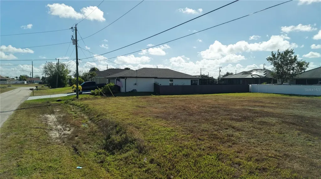 2502 NW 1st Street Cape Coral FL 33993