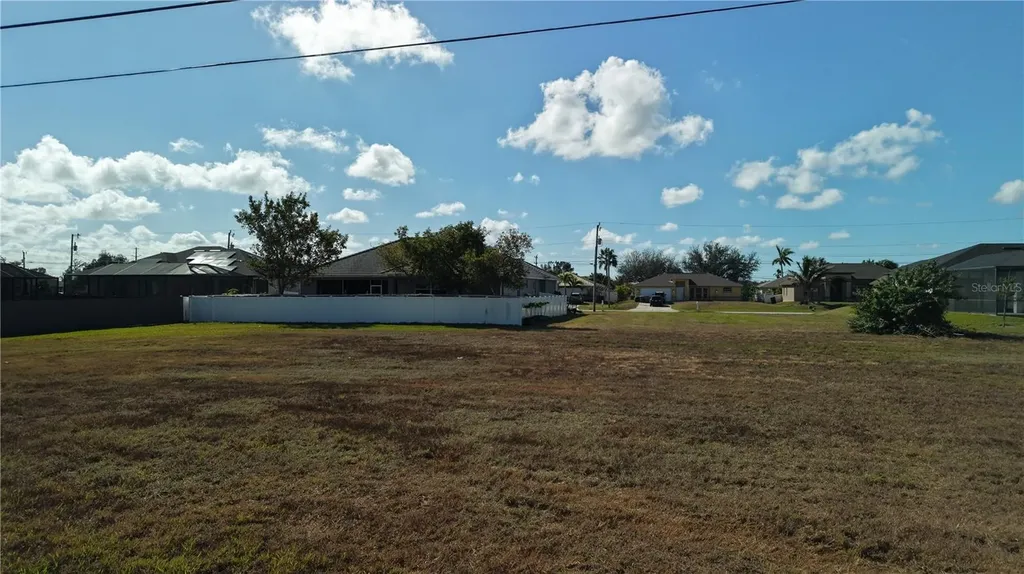 2502 NW 1st Street Cape Coral FL 33993