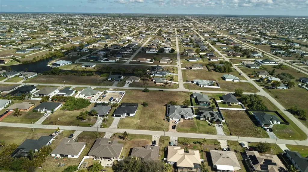 2502 NW 1st Street Cape Coral FL 33993