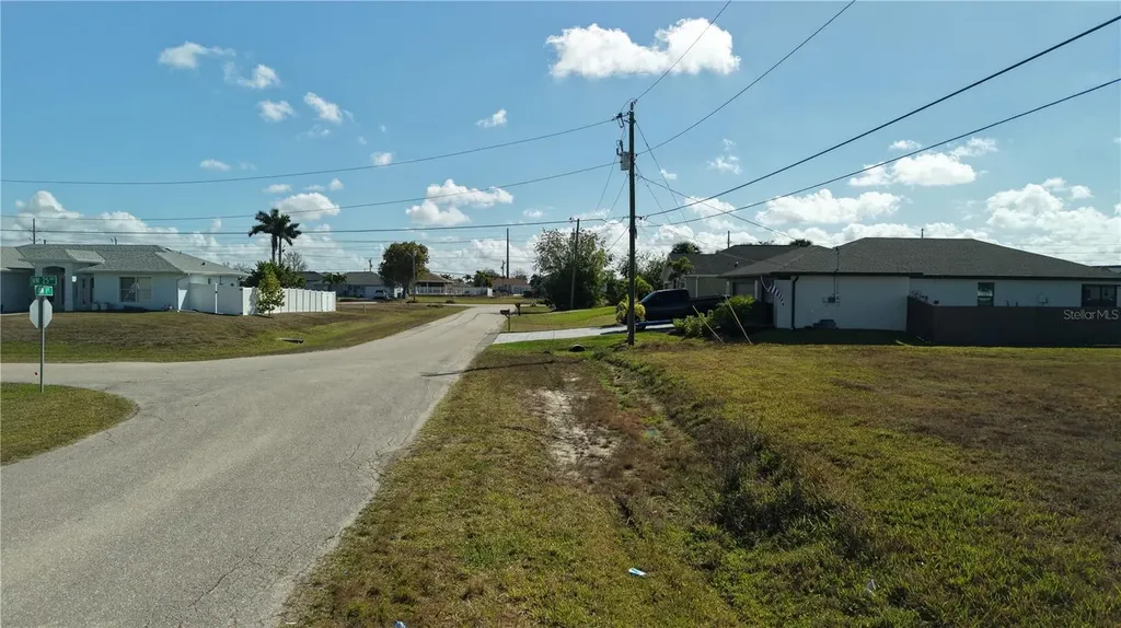 2502 NW 1st Street Cape Coral FL 33993
