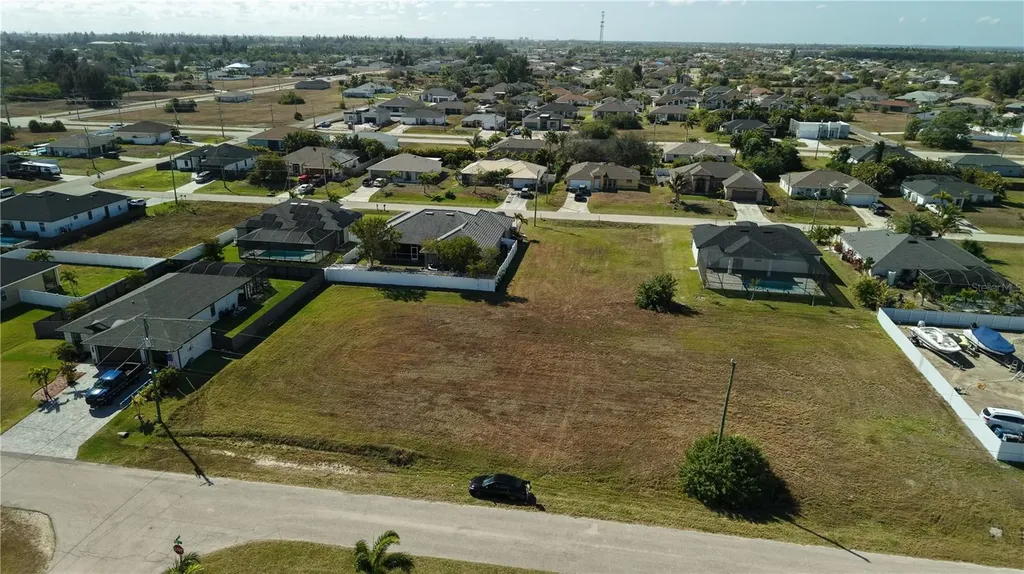 2502 NW 1st Street Cape Coral FL 33993
