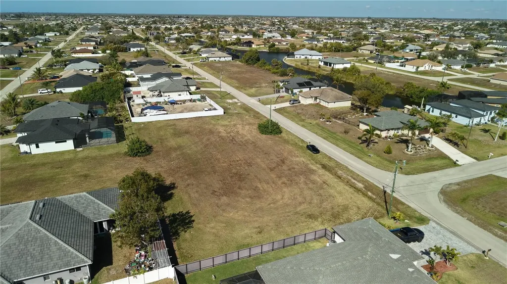 2502 NW 1st Street Cape Coral FL 33993