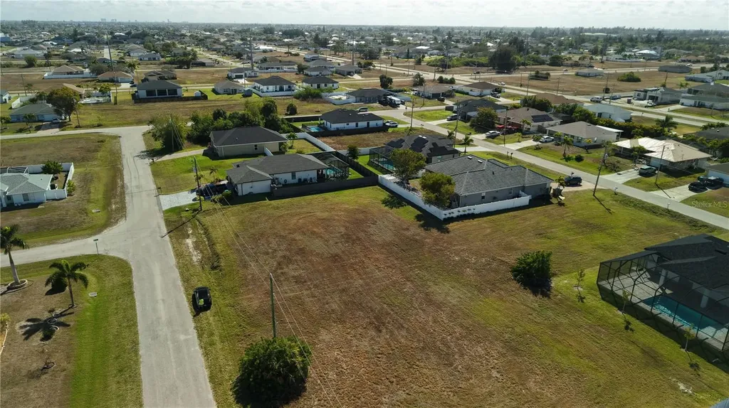 2502 NW 1st Street Cape Coral FL 33993