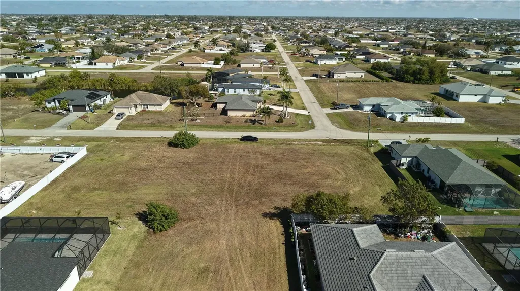 2502 NW 1st Street Cape Coral FL 33993