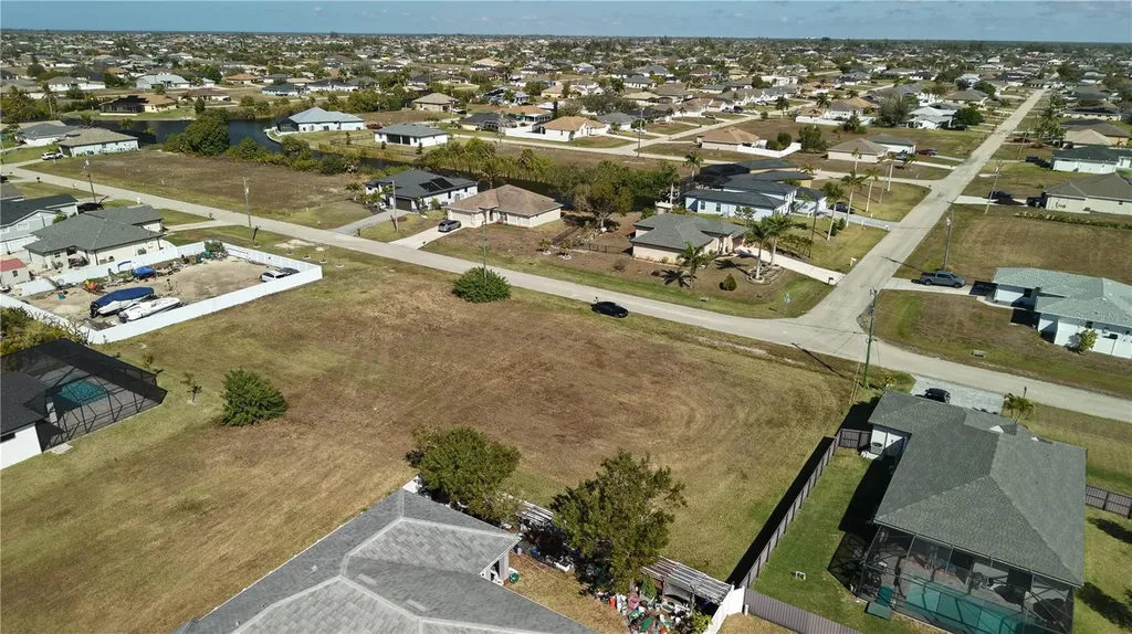 2502 NW 1st Street Cape Coral FL 33993