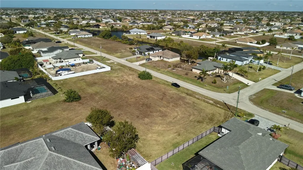 2502 NW 1st Street Cape Coral FL 33993