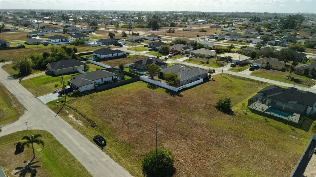 2502 NW 1st Street Cape Coral FL 33993