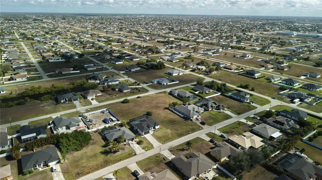 2502 NW 1st Street Cape Coral FL 33993
