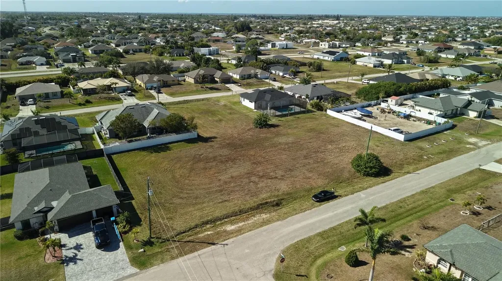 2502 NW 1st Street Cape Coral FL 33993