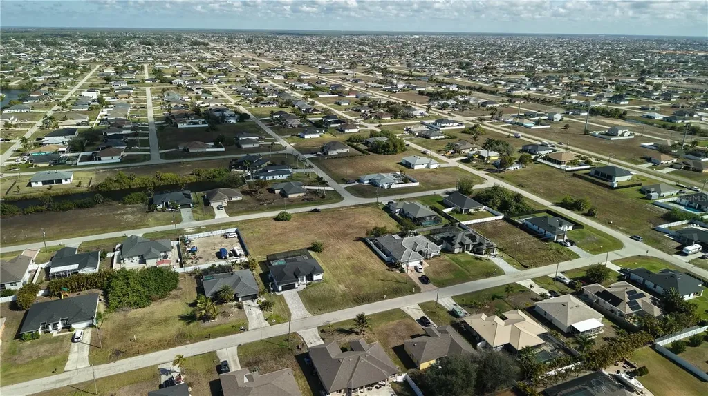 2502 NW 1st Street Cape Coral FL 33993