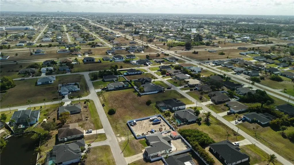 2502 NW 1st Street Cape Coral FL 33993