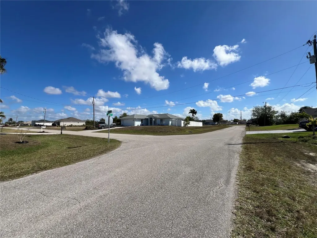 2502 NW 1st Street Cape Coral FL 33993